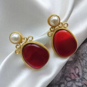 Radiant Red Monalisa With Pearl Gold Plated Studs