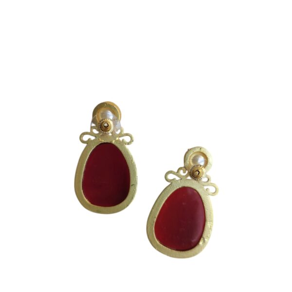 radiant-red-monalisa-with-pearl-gold-plated-studs