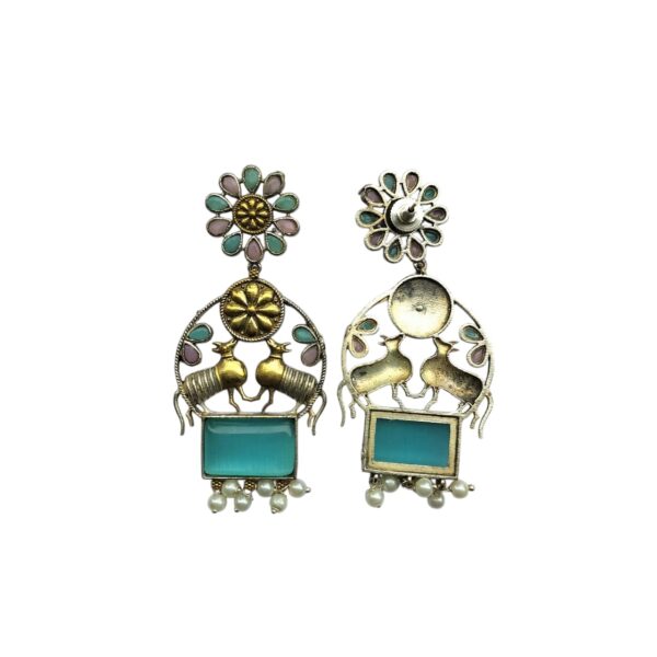 Brass Dual-Tone Nandi Motif Earrings With Blue Stone - Image 3