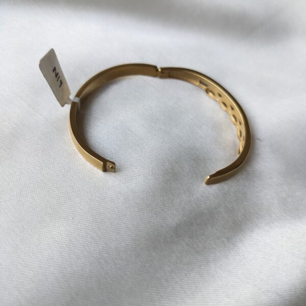 Twisted Cutwork Gold Bracelet – Hinge Opening