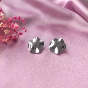 Silver Mirage Stud Earrings – Front View of Round Wavy Design