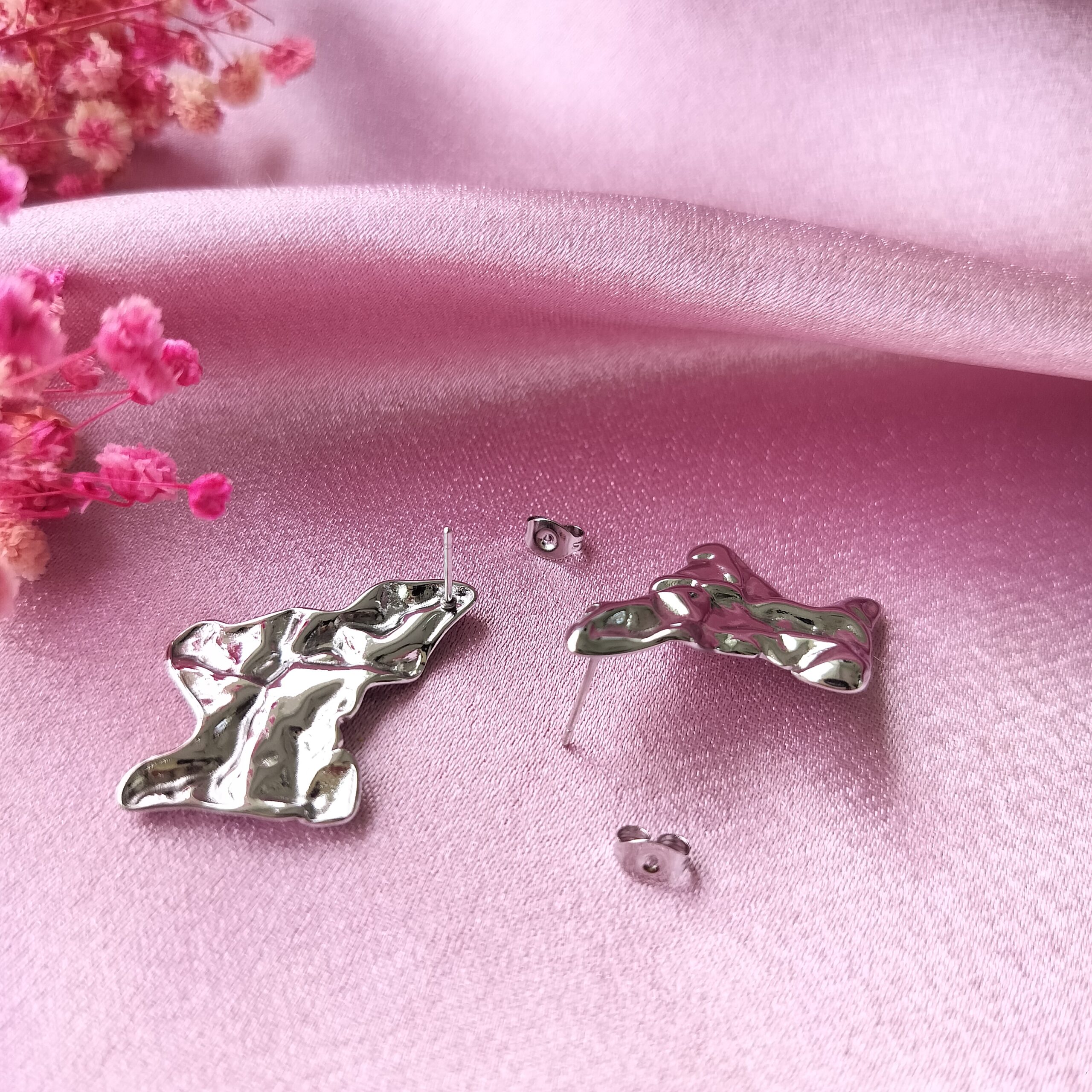 Secure Push-Back Closure of Zenith Edge Studs