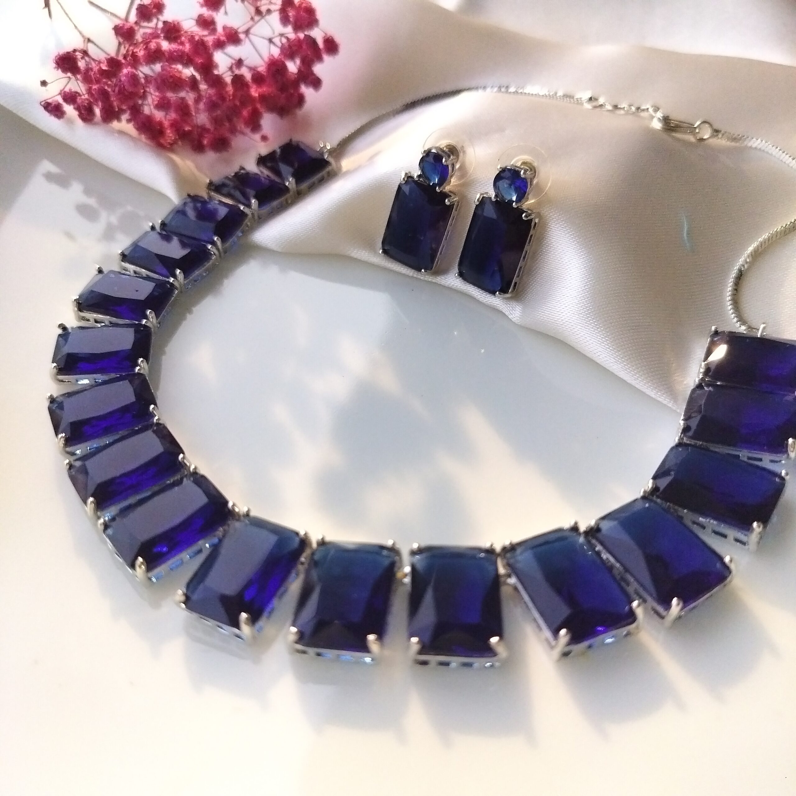 Side view of Sapphire Blue choker necklace